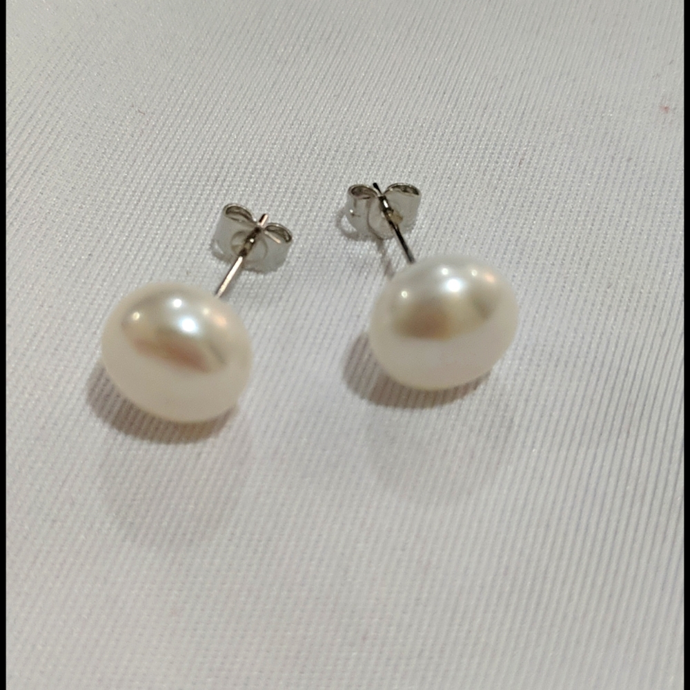 ❗️ Authentic Fresh Water Pearl Earrings - Picture 2 of 7